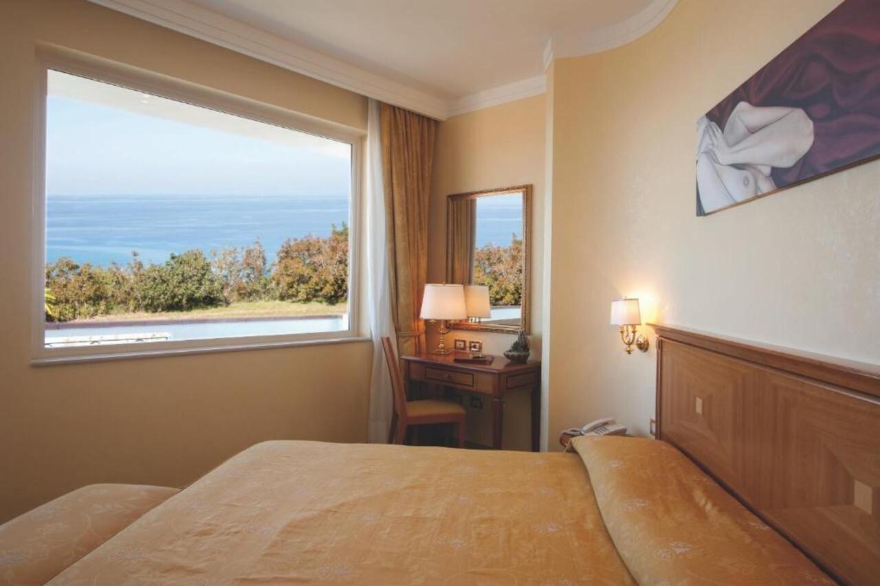 Hotel Tirreno Parghelia Habitación foto