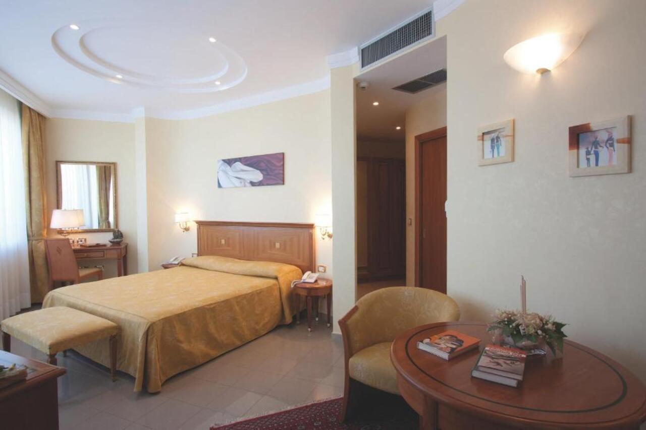 Hotel Tirreno Parghelia Exterior foto