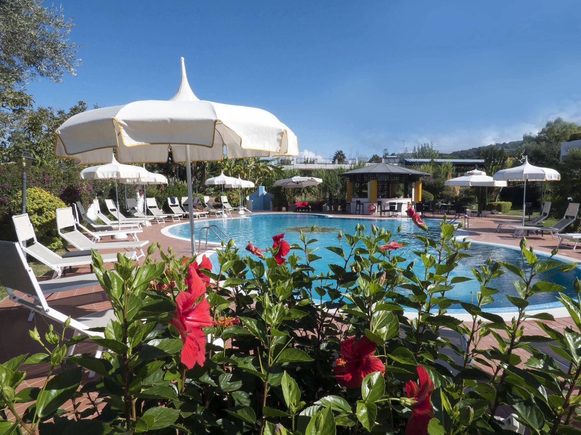 Hotel Tirreno Parghelia Exterior foto